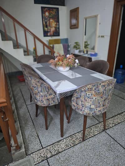 Dining table with 6 chairs