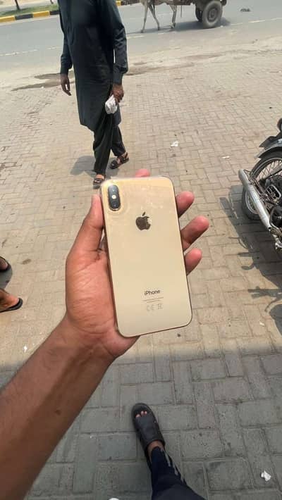 iPhone XS 256 PTA approved (gold colour)