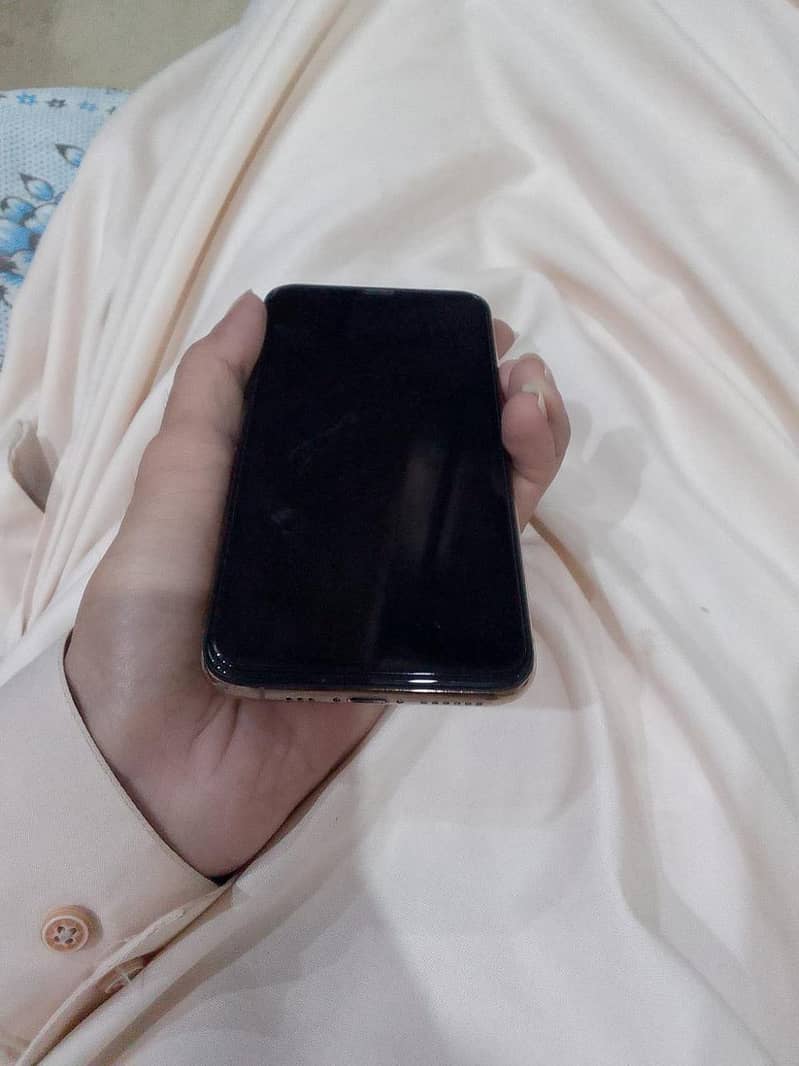 IPHONE XS 1
