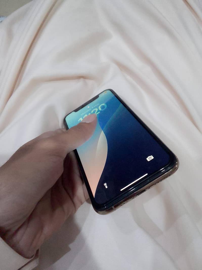 IPHONE XS 5