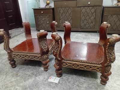 wooden shoes stand and  4 tables in good condition