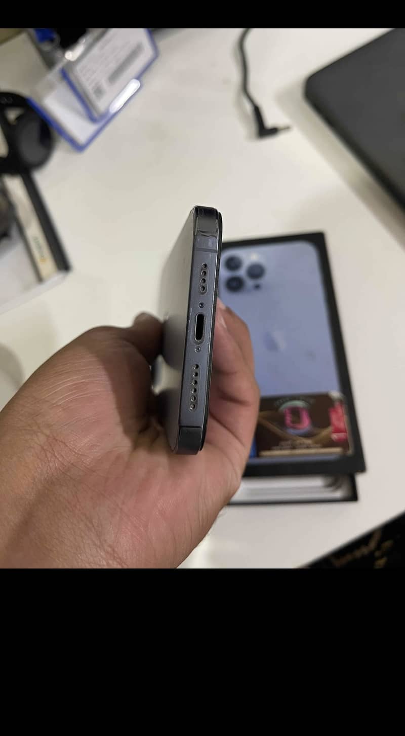 Apple iPhone 13 Pro Max 1
