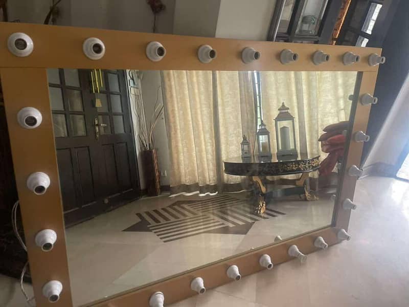Large mirror 1