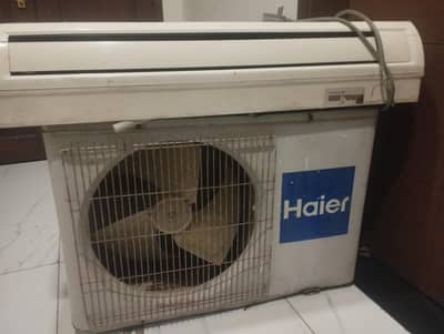AC Split in good condition in Askari 5 Malir