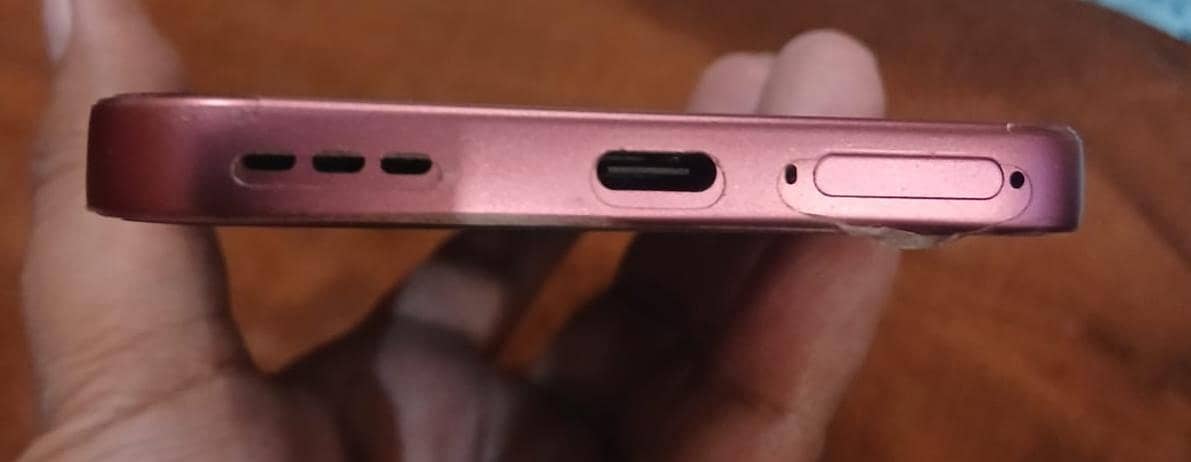 Oppo A6 Pro 4