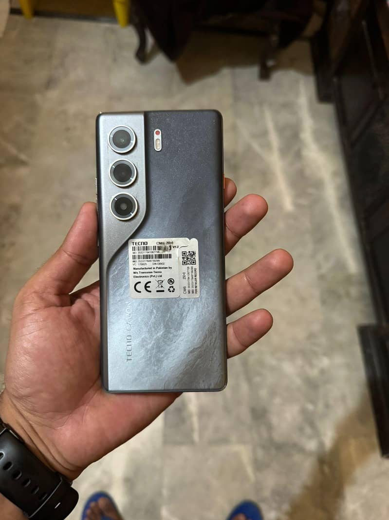 TECNO CAMON 40 Pro 0