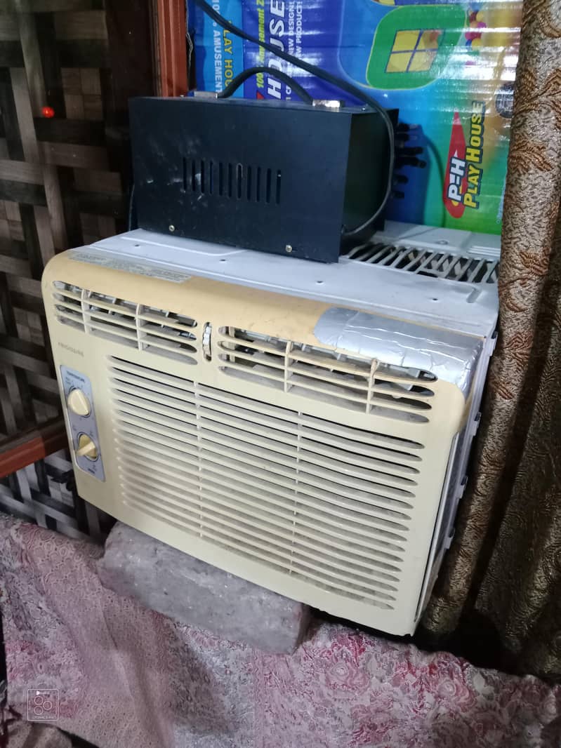 Window AC 0.5 ton 0