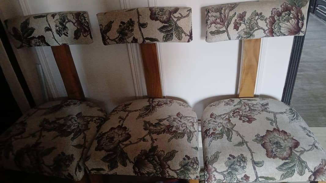 Dinning Table With 6 Chairs 1