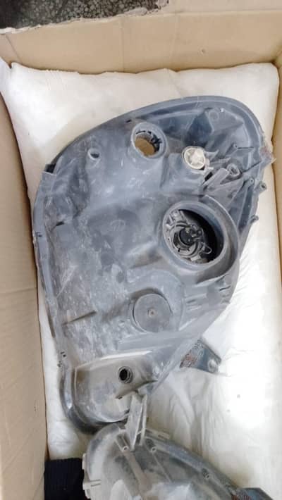 Vitz 2000 Front Heaf Lights