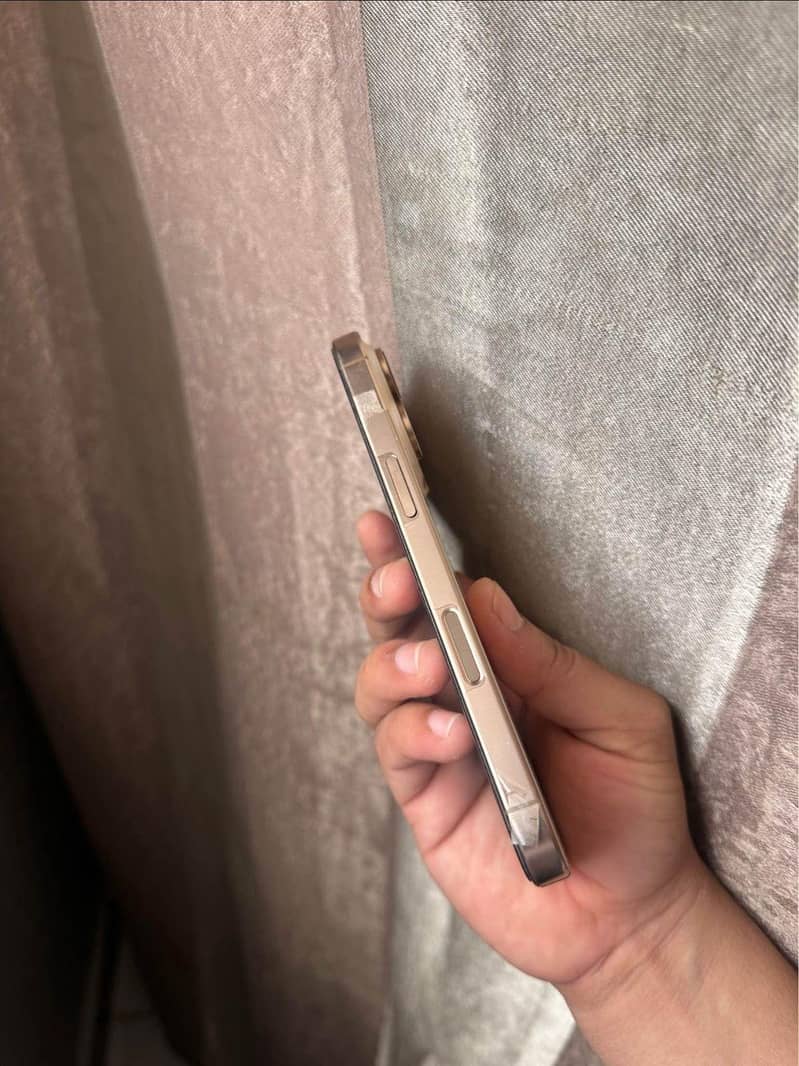 iphone 16 pro max 3