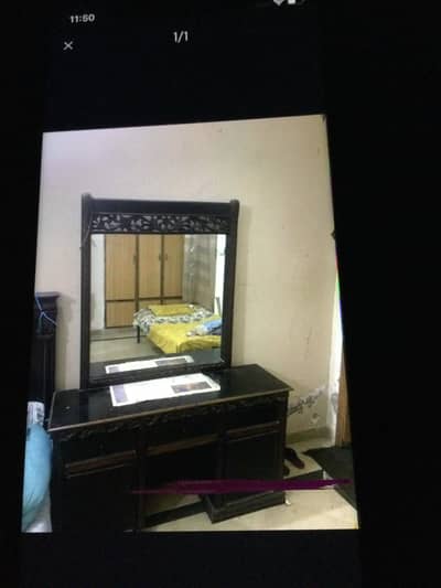 Dressing table