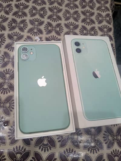 IPhone 11 water pack factory unlock with box 128 gb 10/10