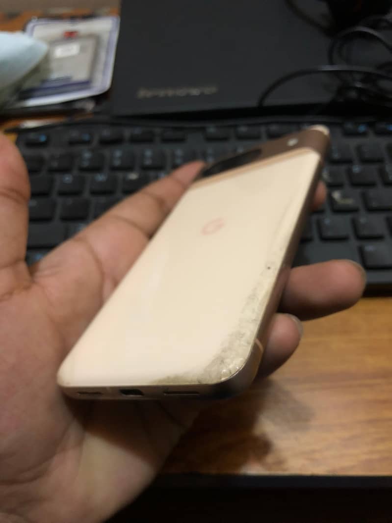 Google Pixel 8 4