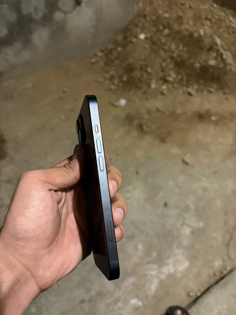 Iphone 13 4
