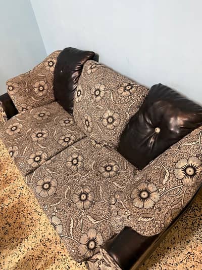 SOFA SET 7 SEATER WITH TABLE