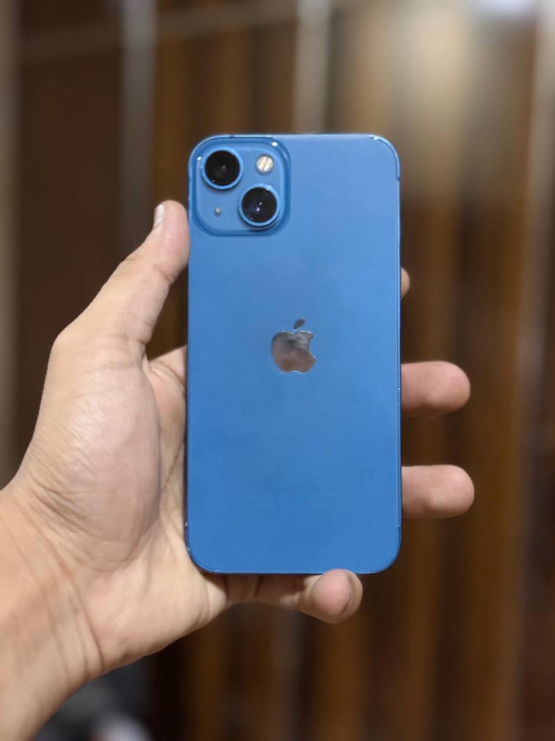 iPhone 13 0