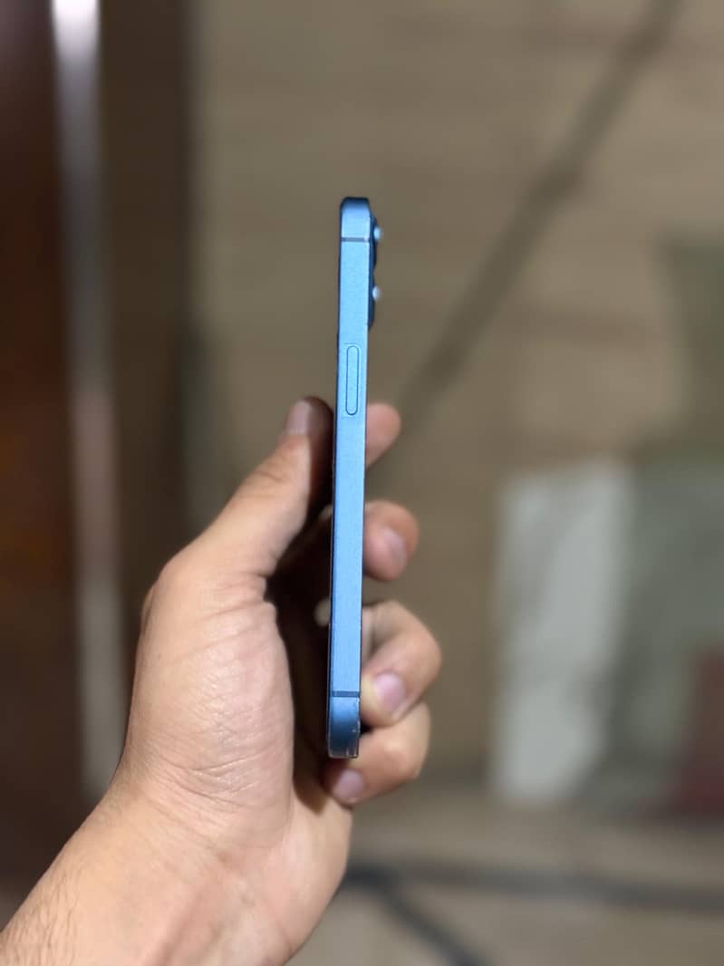 iPhone 13 1