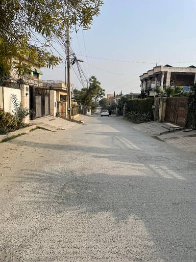 Plot for sale pani bijli gas available