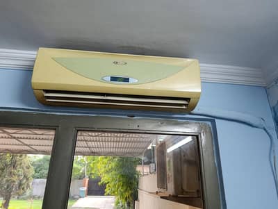 LT world split ac hot and cold 1 ton