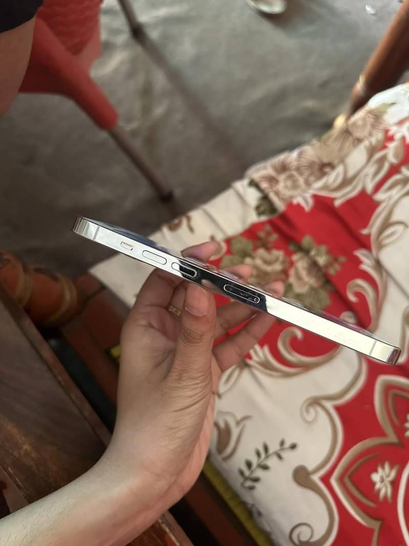 iPhone 14 pro max 8
