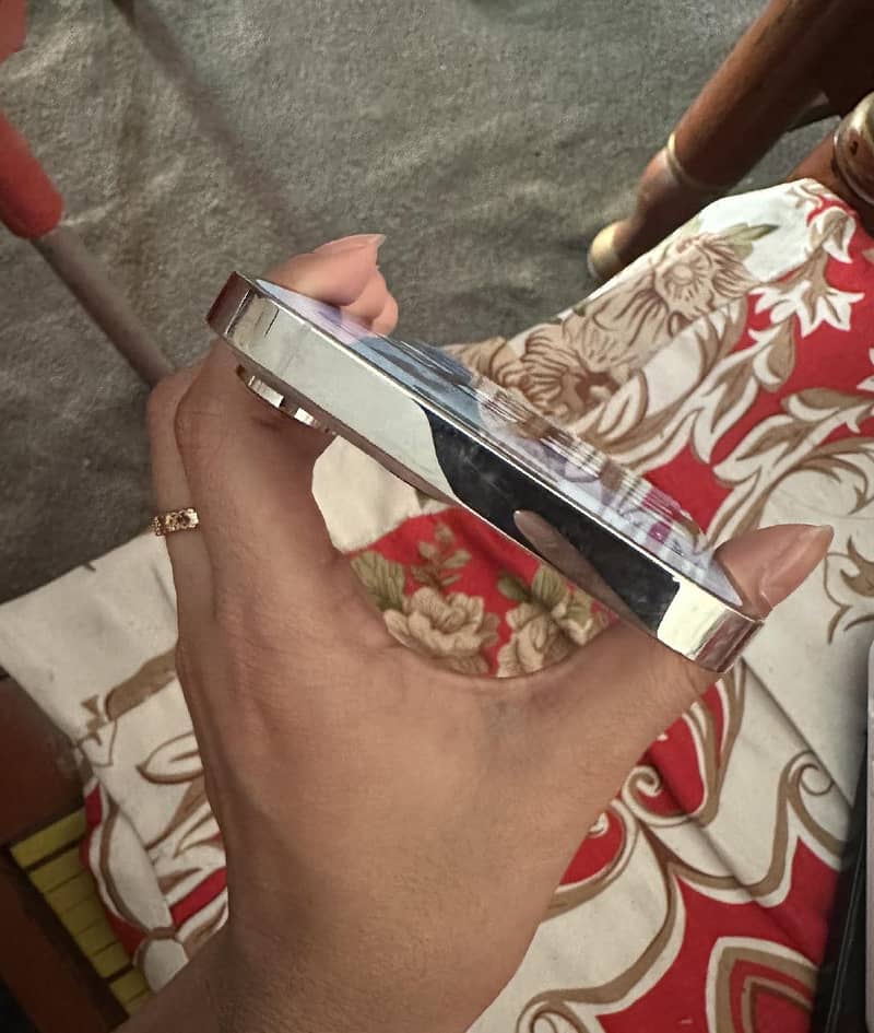 iPhone 14 pro max 9