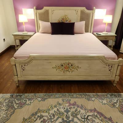 luxury french bed set for sale, condition 10/10,