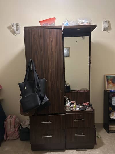 Cupboard/dressing table, Shelves, Table