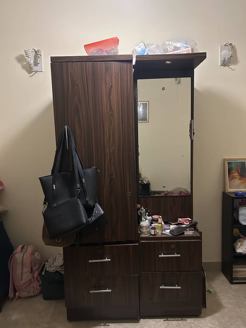 Cupboard/dressing table, Shelves, Table 0