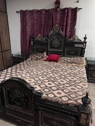 Wood bed  dressing