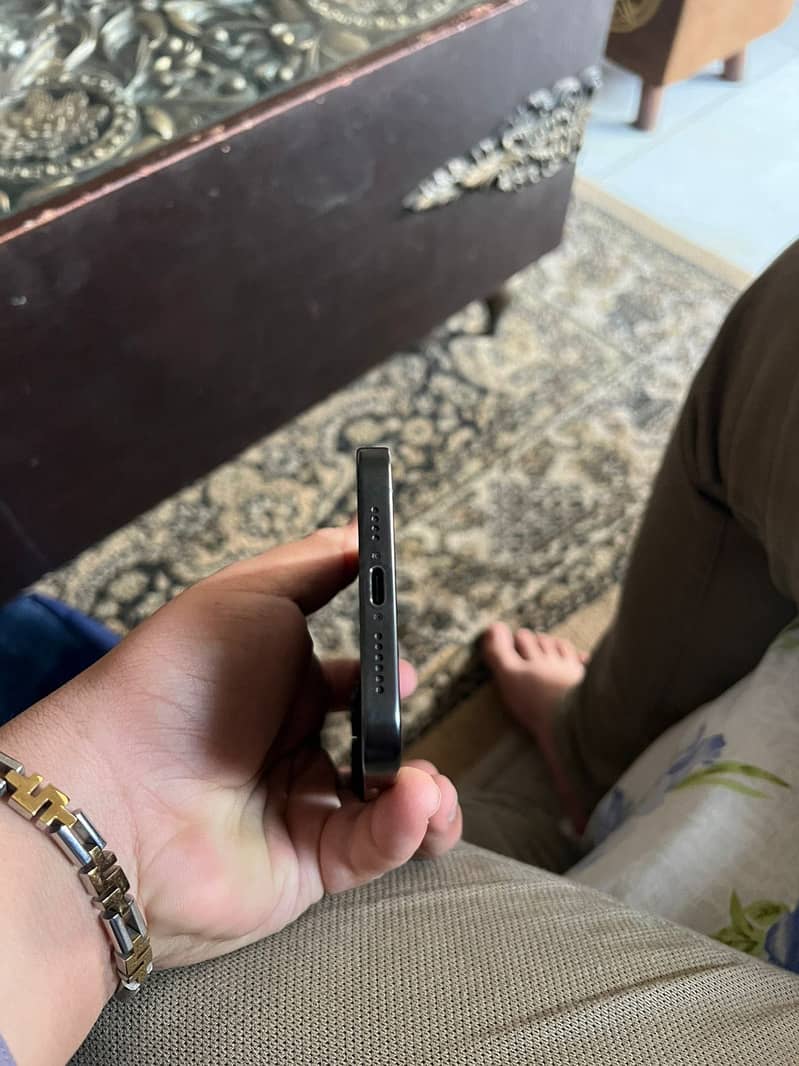 Iphone 15 pro max 3