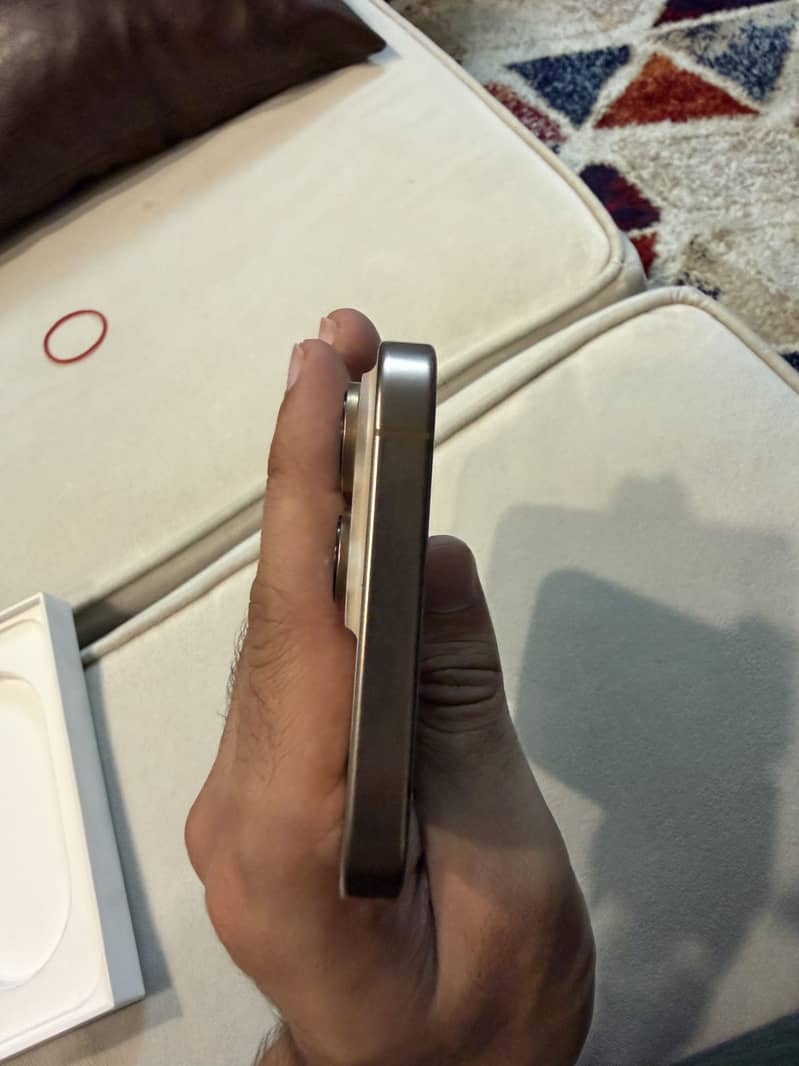 iPhone 16 pro max 5