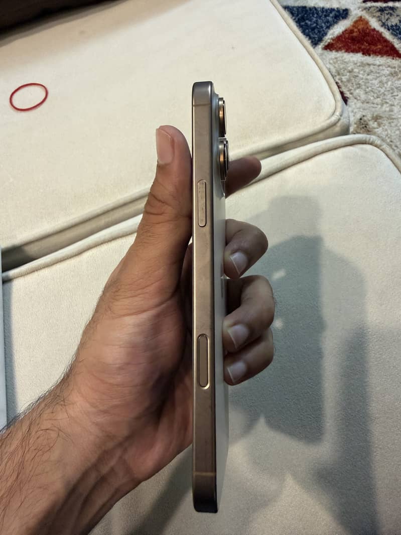iPhone 16 pro max 6