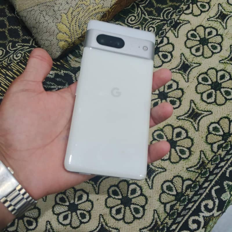 Goole Pixel 7 1