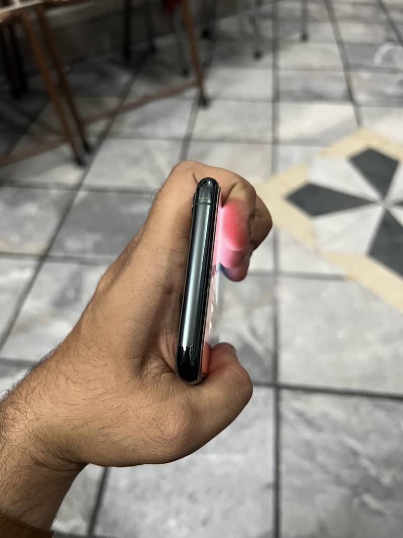 Iphone 11 pro max 2