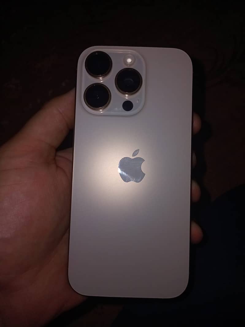 Apple iPhone 16 Pro 1
