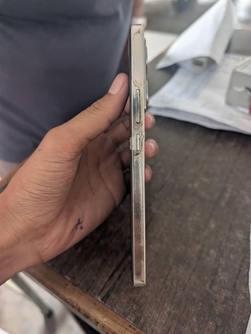 Infinix Note 40 4