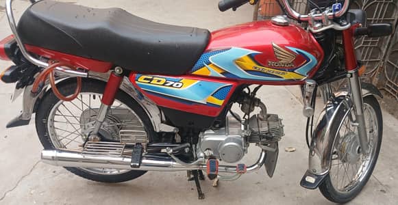 Honda CD 70 2025 model| 2652 KM Driven | One Hand Use