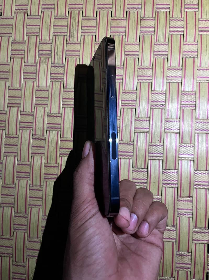 iPhone 12 pro 3