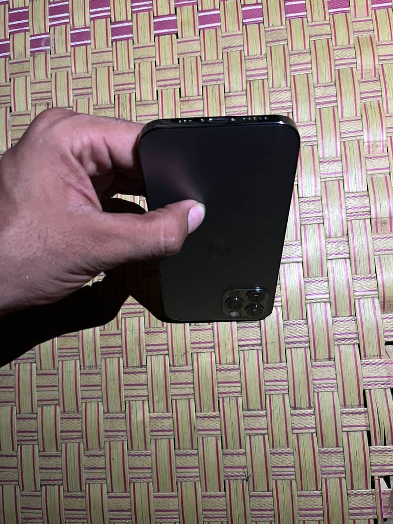iPhone 12 pro 4