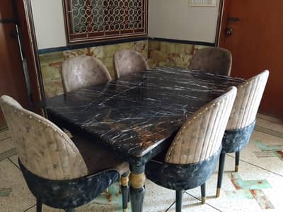 Selling Dining Table With 6 Seater in Brand New Condition. . .