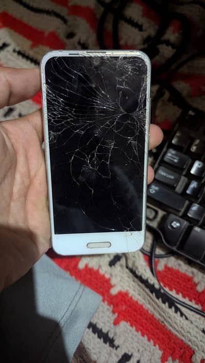 Old used sharp aquous r1 compact phone