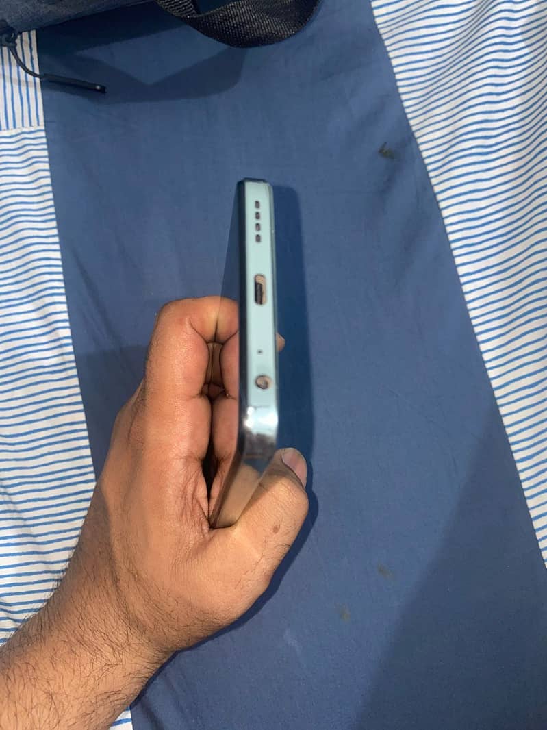Only phone 3