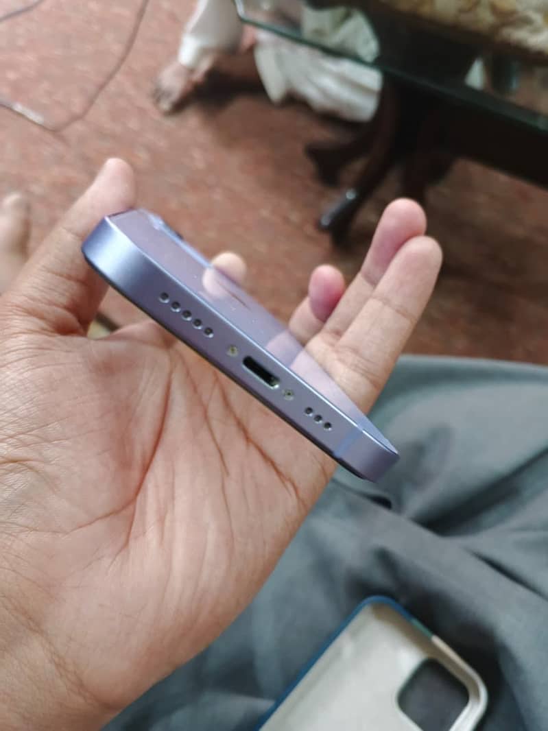 iPhone 12 10