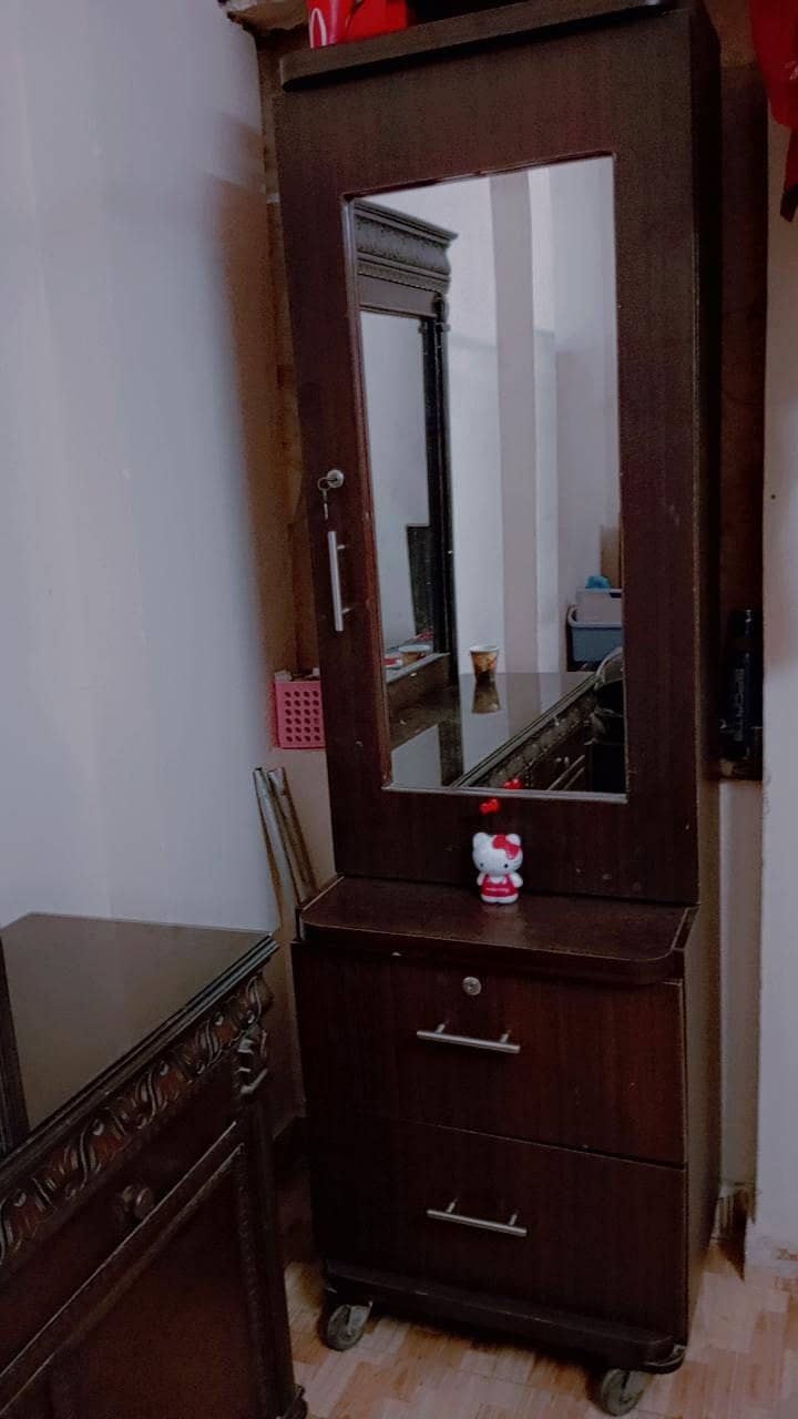 dressing table 1