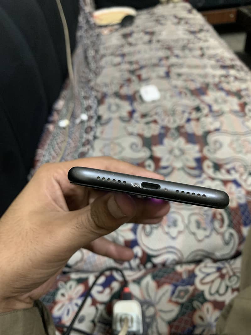 iPhone 11 5