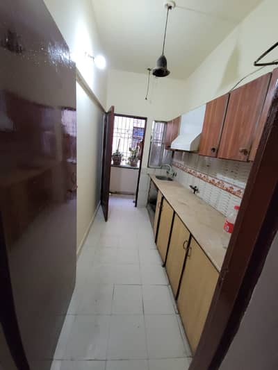 2nd floor 3 bed dd Corner flat