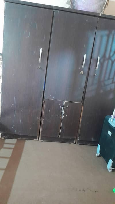 3 door wooden wardrobe