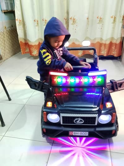 like new rechargeable jeep for sale