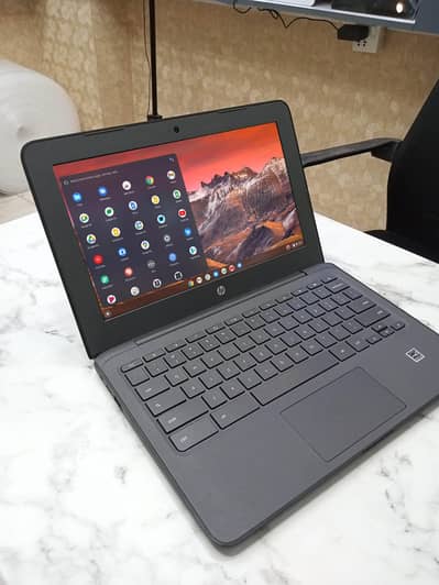 Chromebook book leptop