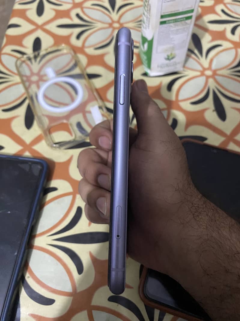iPhone 11 2